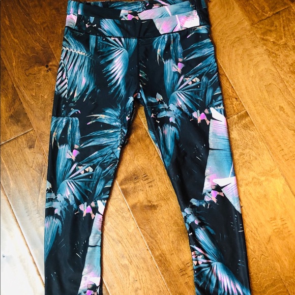 COPY - Fabletics crop legging - Picture 3 of 4